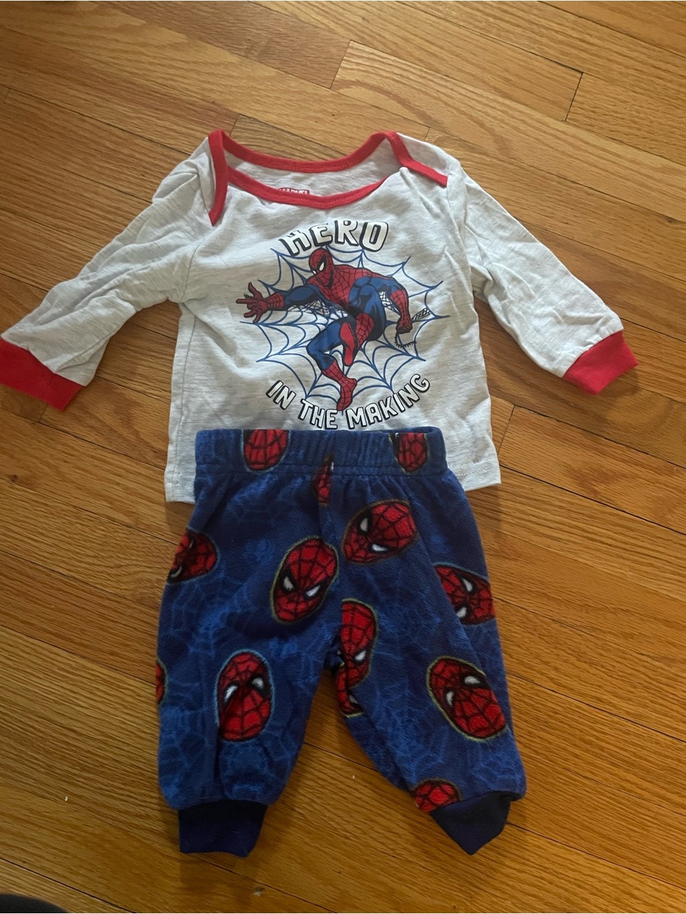 Spider-Man 'Hero in the Making' newborn set